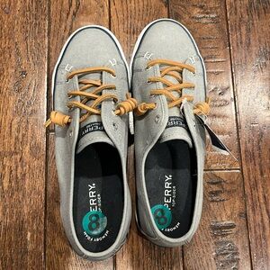 Women’s sperry size 8. Brand new